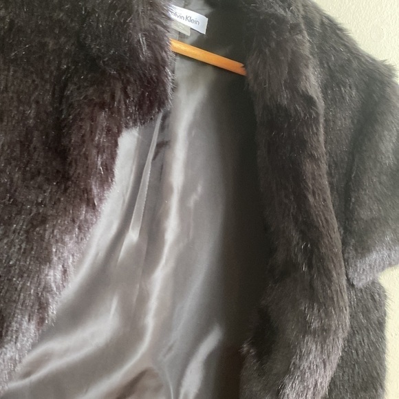 Faux Fur Cropped lined Jacket - Formal - Picture 3 of 3